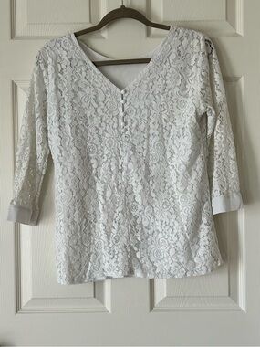 H&M White Lace V Neck Button Front Blouse 3/4 Sleeve - US 6